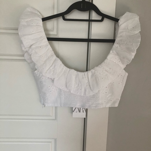🛑❌SOLD❌🛑on ♏️Zara White Embroidered Top - Picture 7 of 13